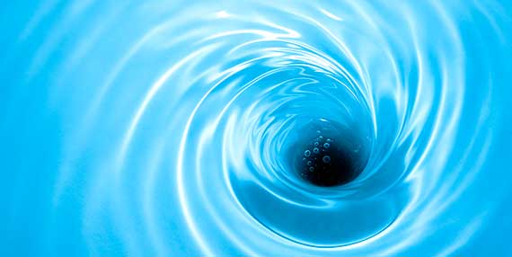 Dans un monde où la qualité de l’eau est devenue un enjeu majeur de santé et d’écologie, de plus en plus de chercheurs, de thérapeutes et de citoyens se tournent vers une compréhension plus subtile de cet élément fondamental. Au-delà de sa composition chimique, l’eau possède une structure dynamique qui conditionne sa vitalité. Loin d’être une substance neutre, elle agit comme un véritable vecteur d’information, influencée par les champs électromagnétiques, les mouvements naturels et les intentions humaines. Dans ce contexte, les notions d’eau structurée, d’eau vortexée et d’eau magnétisée ouvrent des perspectives fascinantes pour restaurer une eau vivante, en harmonie avec les besoins du corps et du vivant.