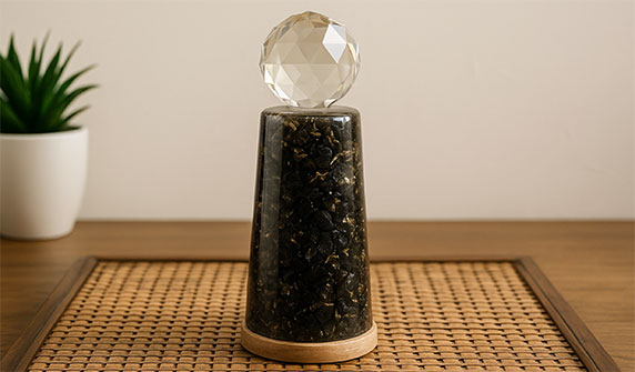 Dans la quête d’un équilibre subtil entre le bien-être et l’esthétique, les pratiques énergétiques modernes s’inspirent souvent de traditions millénaires. Les canons énergie en shungite, véritables bâtons de purification, se marient aujourd’hui aux cristaux Feng-Shui pour créer des environnements empreints de sérénité et de vitalité. À travers ces deux approches complémentaires, il devient possible de transformer un simple lieu de vie en un sanctuaire harmonieux, où chaque objet invite à l’apaisement et à la renaissance intérieure.