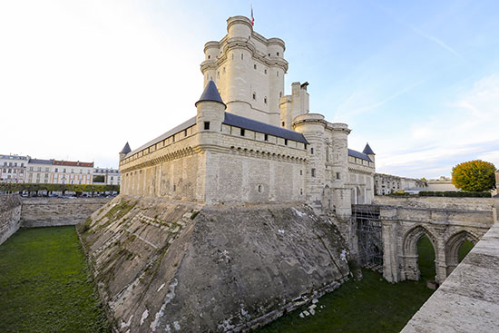 Crédit Agricole d’Ile-de-France Mécénat et la Fondation du Crédit Agricole-Pays de France soutiennent le Centre des monuments nationaux pour la restauration du pont dormant du château de Vincennes 