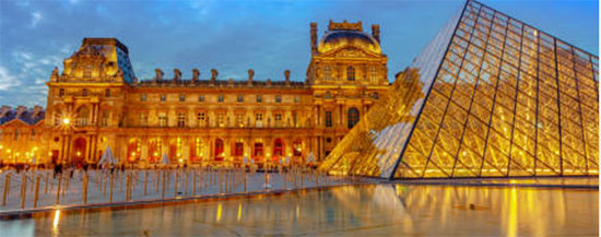 Le Musée du Louvre est l'un des plus grands musées du monde et le plus visités de Paris. il se situe dans le Palais du Louvre, à l'origine, une forteresse médiévale à la fin du XIIe siècle. Progressivement, le monument agrandi, puis transformé et rénové à plusieurs reprises, deviendra le complexe architectural que nous connaissons aujourd'hui.